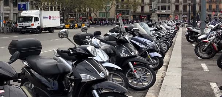 Las motos caen un 43,7% en Marzo, 26 puntos menos que la caída de coches