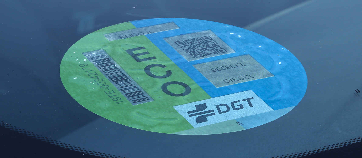 El Gobierno no cambiará las etiquetas ‘eco’ y ‘cero’ de los coches en esta legislatura